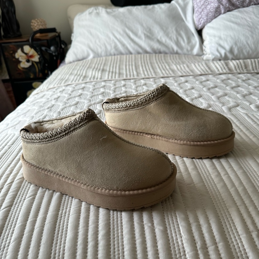 New- Cozy Slip-On faux Shearling Lined Slippers or outdoor use  - Beige
